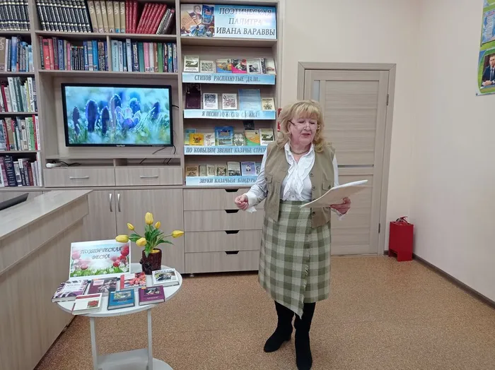 Хананина И.А. Читает авторские стихи