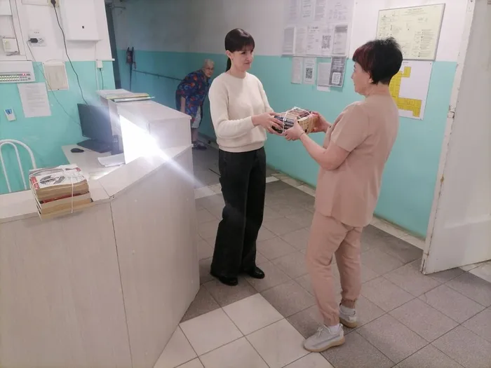 Передача книг в терапевтическое отделение