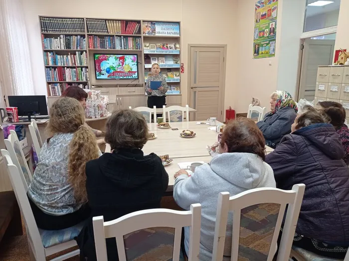 Библиотекарь проводит викторину