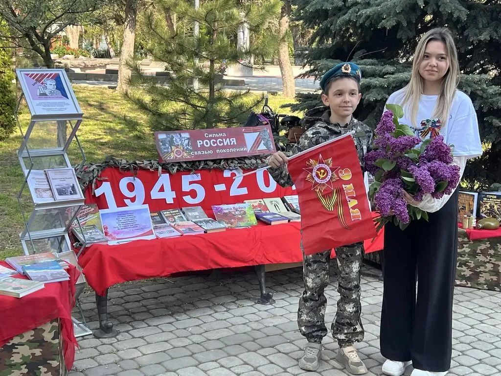 Выставка в парке 30-летия Победы